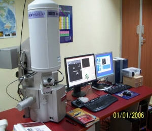 A photograph of the installed FE-SEM