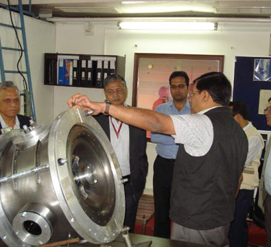 Visit by Dr Shekhar Basu, Director-BARC (then), to see the first SSR1 single spoke resonator built by IUAC (March 2015).